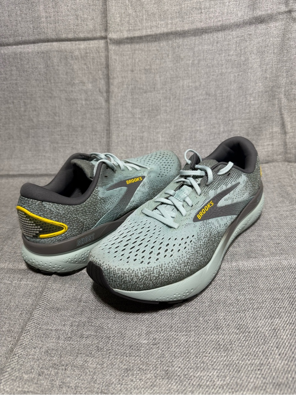 Brooks Ghost 16 Mens 11.5 D Running Shoes Gray Yellow Athletic Sneakers